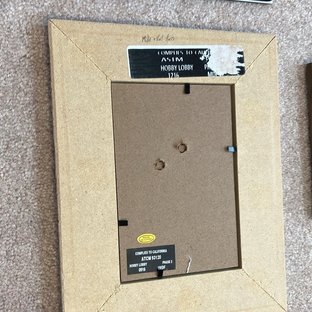 2 picture frames 1 decor - Picture 5 of 7